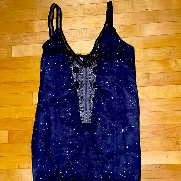 3/$25 Sparkle tank top size LG never worn in new condition. - Picture 2 of 2